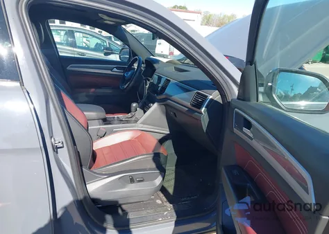 2023 Volkswagen Atlas Cross Sport 3.6L V6 Sel Premium R-Line z USA, uszkodzony, nr VIN 1V2FE2CAXPC208745